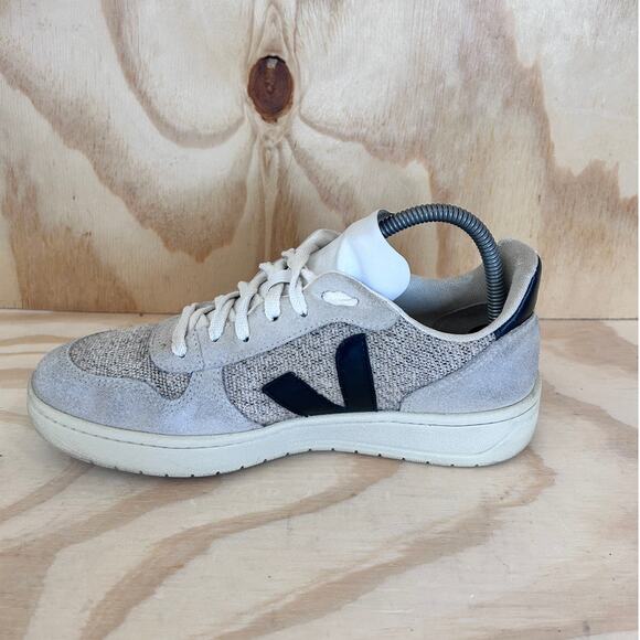 Veja V-10 Flannel Sneaker Mens US 11 EU 42 Snow Black Suede  Veja - V-10 Flannel Snow - Trainers Shoes - Gray - Women\'s - 8